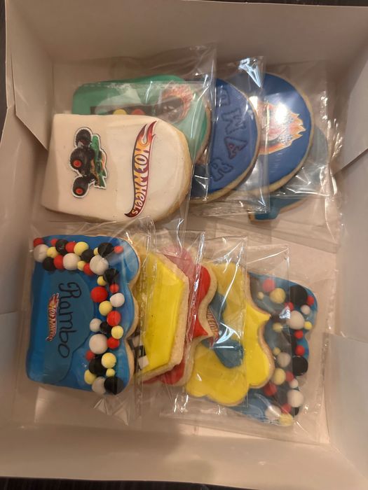 Bolos personalizados, casamento/ batizados e longcake