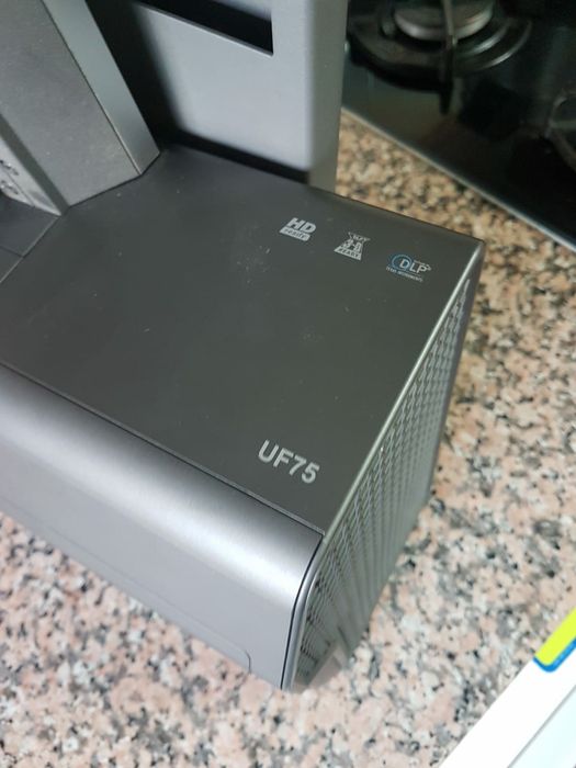 Smart Projector UF75 – Defective64739700567939122