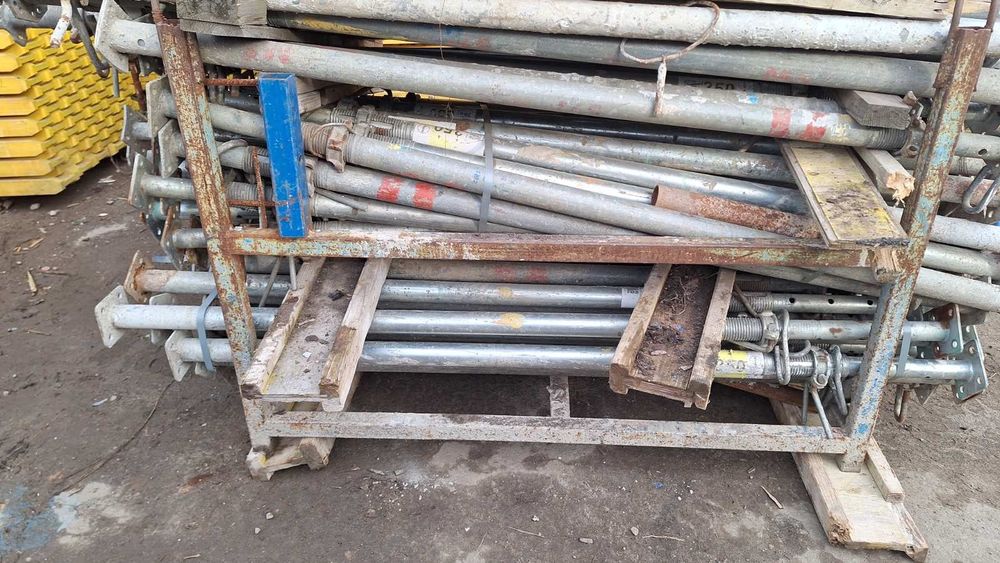 Стойка телескопическая в раздвинутом виде  2.5м