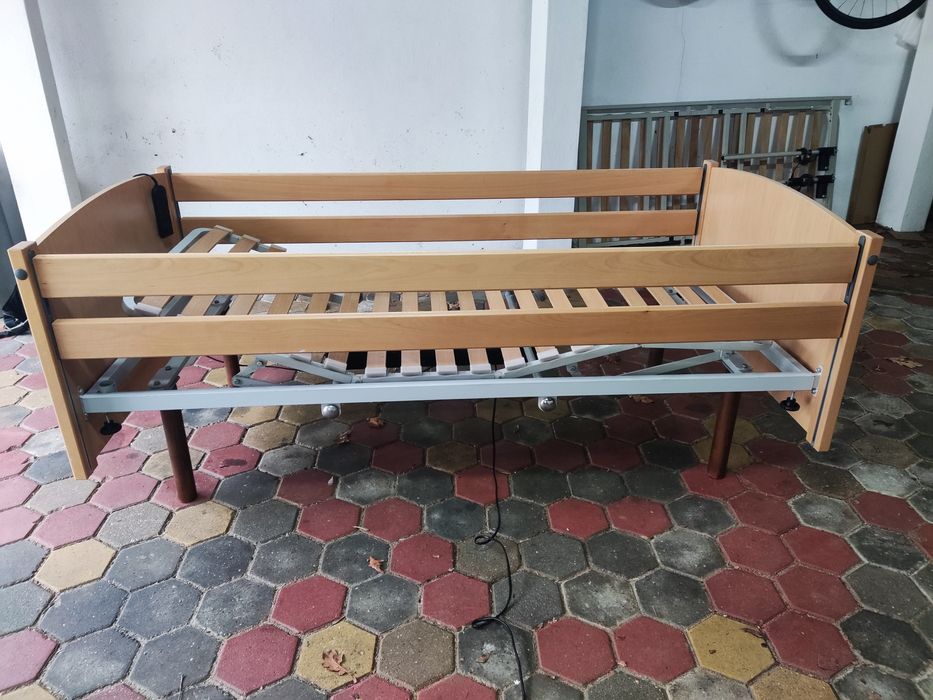 Cama articulada com grades de madeira - Com Garantia