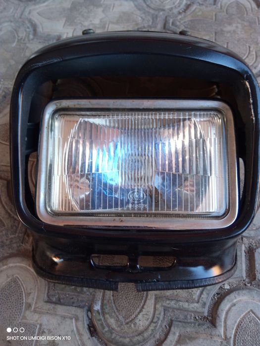 Фара от мотоцикла с защитой от