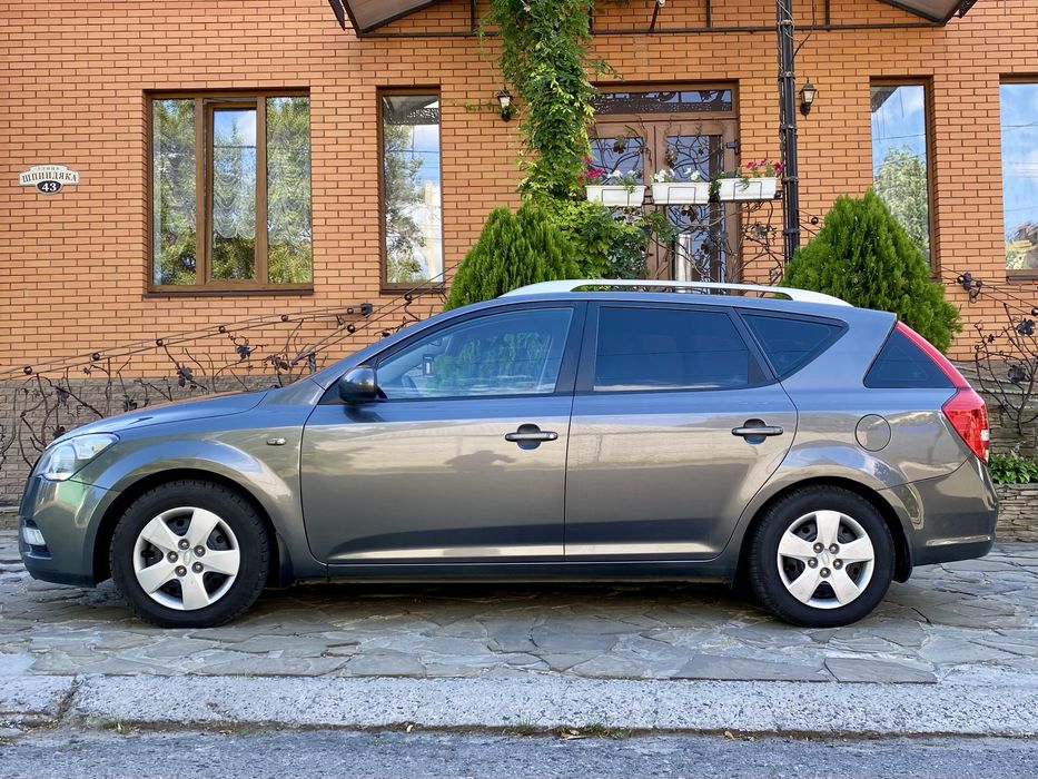 KIA Ceed sw 2012 газ