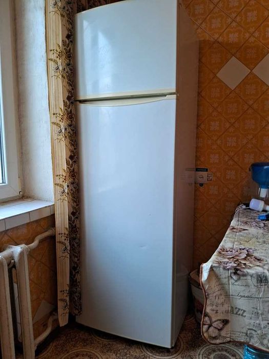 Холодильник SEG 180 см