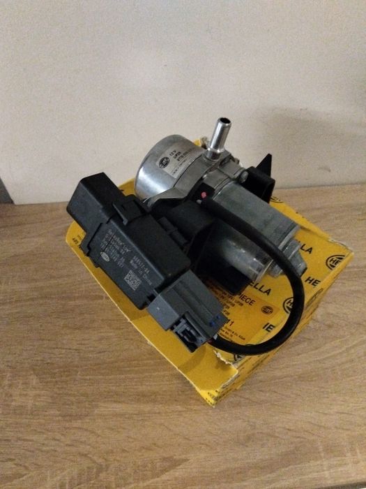 Pompa Vacum HELLA 8TG009428-411  Nowa