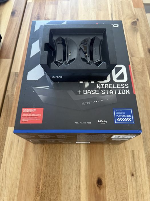 Astro A50 Wireless + Base Station PS5 / PS4 / PC com Caixa
