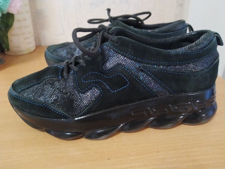 Кроссовки для девочки стелька 22,5 см