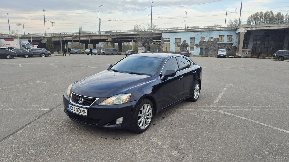 Продам Lexus is 250 AWD 2008 год
