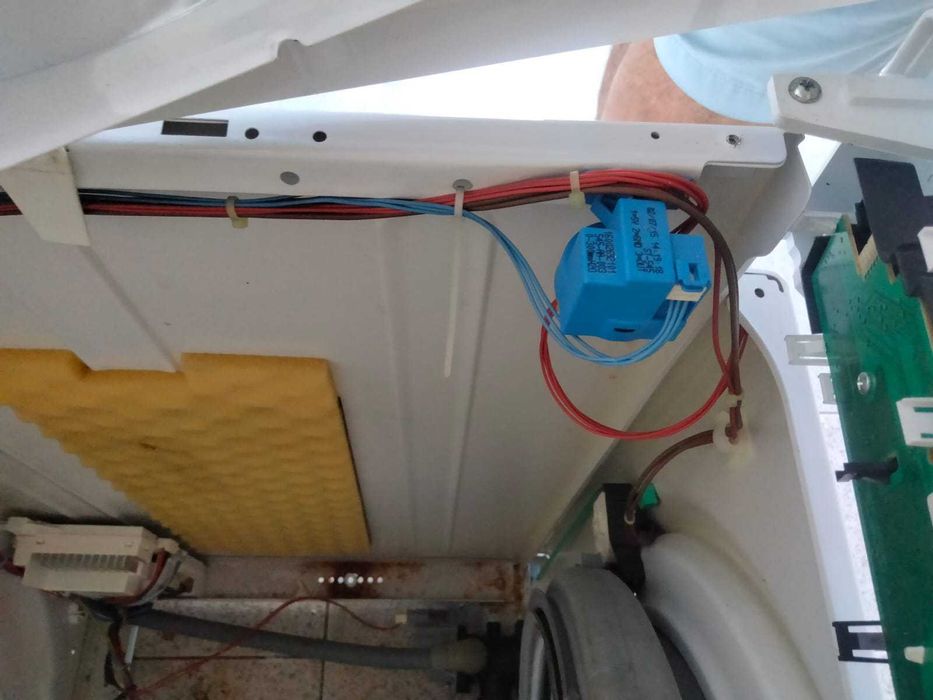 Maquina lavar 8kg ariston wmg 823 eu