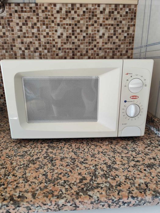 Microondas em ótimo estado