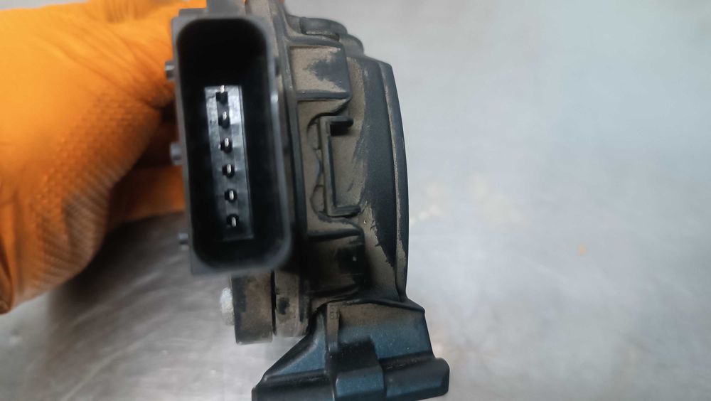 Pedal do acelerador OPEL Astra J 09-15 13252702