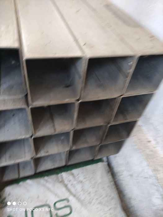 Профільна труба з нержавіючої сталі 100×100×3 ми довжиною 2, 13 метра.