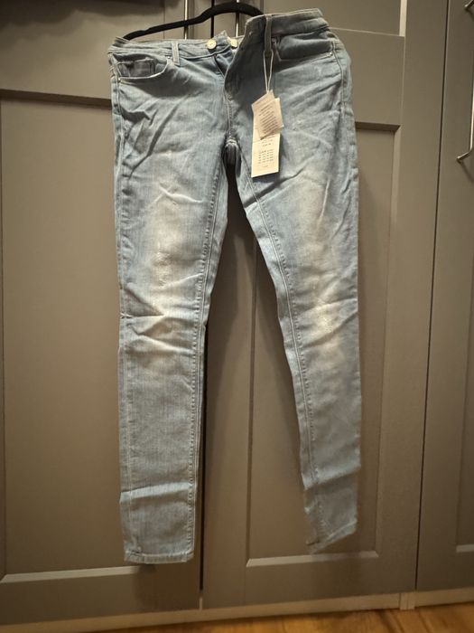 Nowe jeansy niebieskie