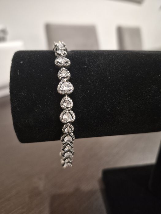Pulseira Pandora corações