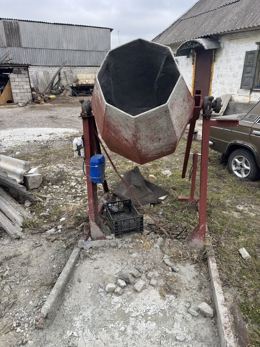 Продам Бетономішалку