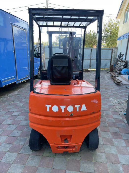 Електричний навантажувач Toyota FBMF20 2т 80V