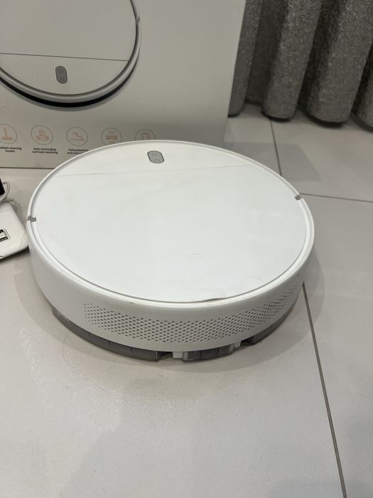 Робот Пилосос / Робот Пылесос Xiaomi Roborock Vacuum-Mop Essential