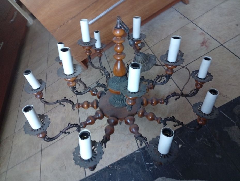 Drewniany żyrandol duży stylowy