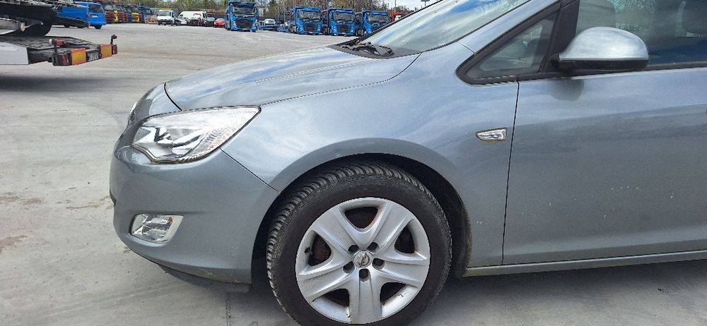 Kompletny przód Opel Astra J 1.7 CDTi kod lakieu Z179