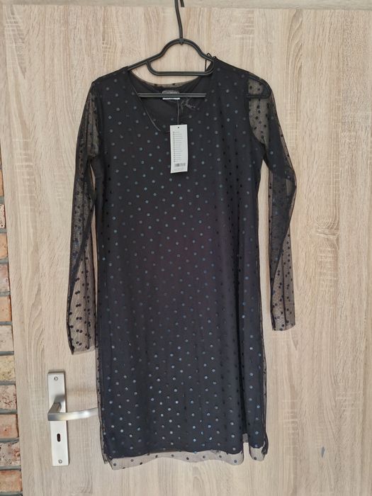 Czarna sukienka w kropki siatka