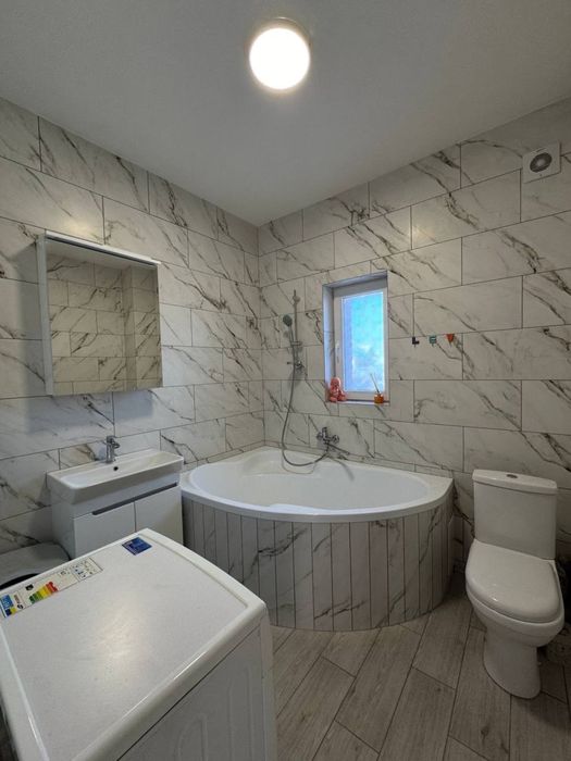 Будинок у Бучі з ремонтом на великій ділянці!