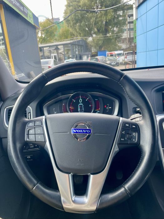 Volvo v60(D2) 2014 року