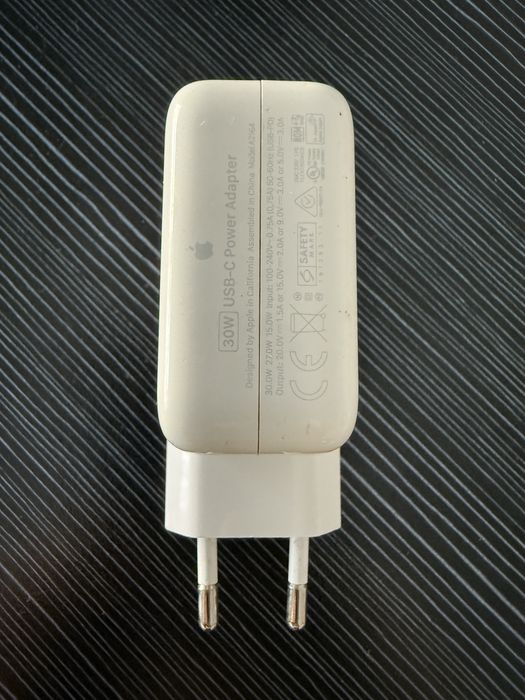 APPLE 30W USB-C Power Adapter
