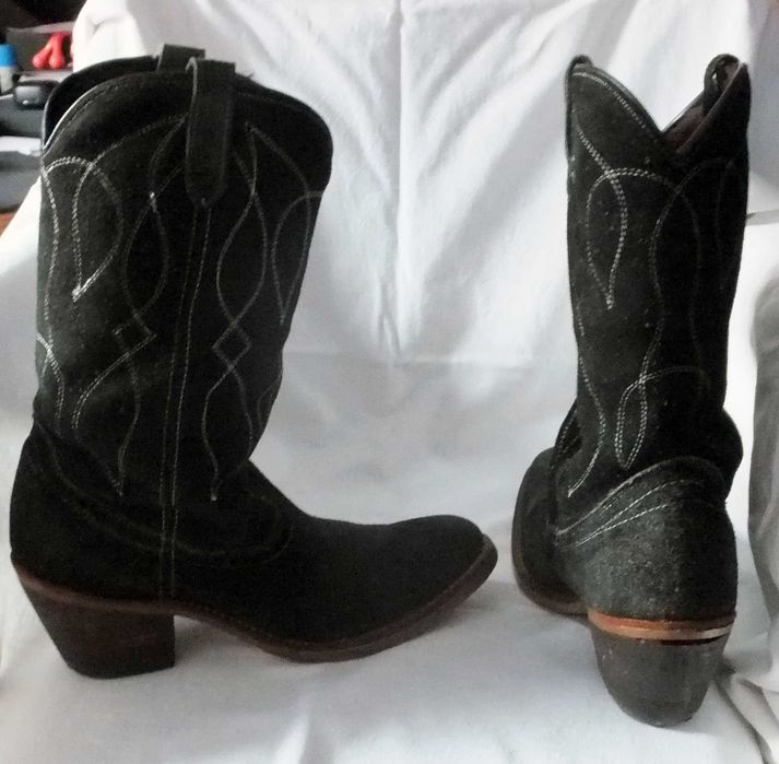 Zamszowe ocieplane kowbojki