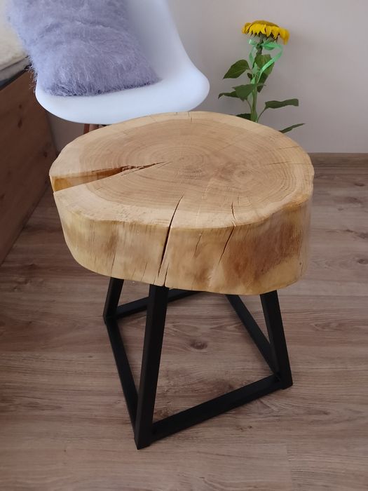 Mini stolik kawowy z plastra dębu