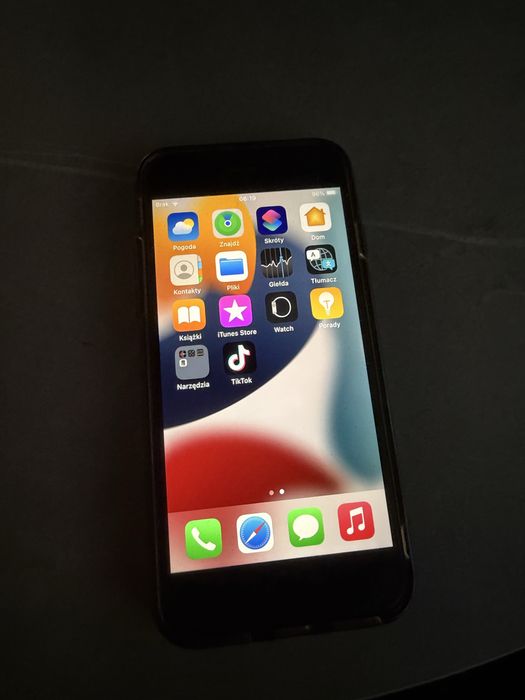 Iphone  7 czarny super stan.