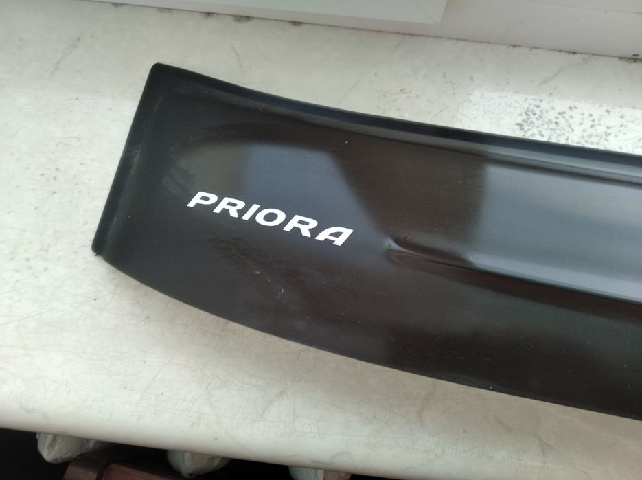 Дефлектор(бленда,спойлер)заднього вікна ваз пріора