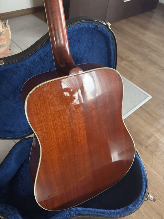 Gibson hummingbird