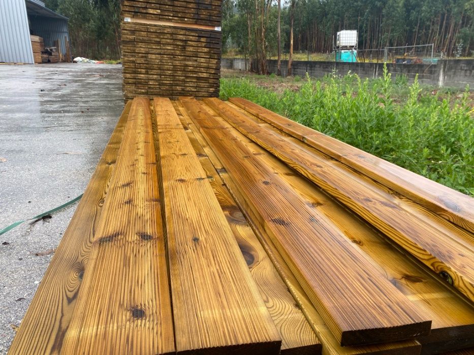 Deck de Casquinha Vermelha Tratado Antiderrapante 27mm