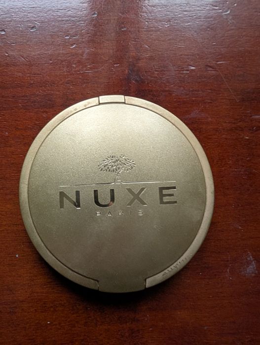 Subtelny bronzr Nuxe