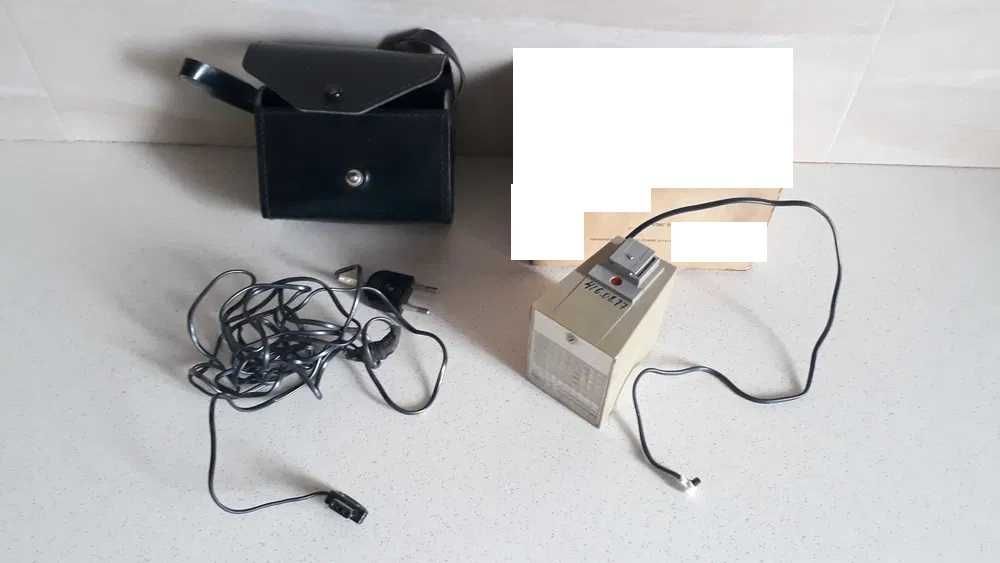 Lampa błyskowa Foton prod. ZSRR z futerałem