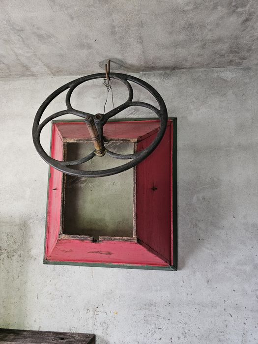 Reladeira e prensa uvas vindima