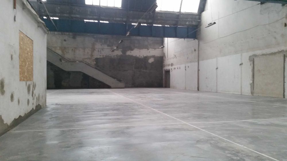 Hala 560 m2 centrum obok Galerii Jurajskiej