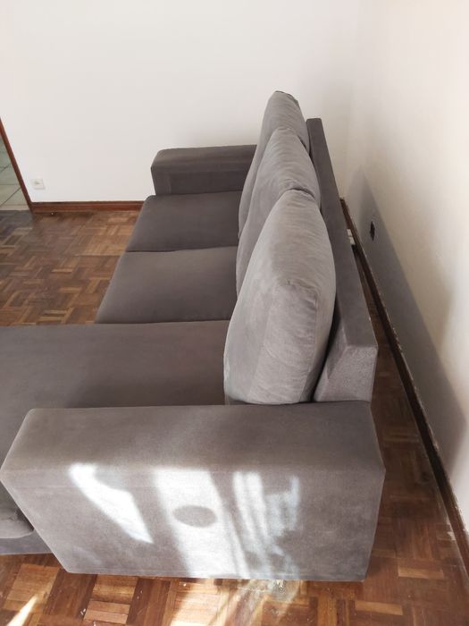 Sofá com chaise longue