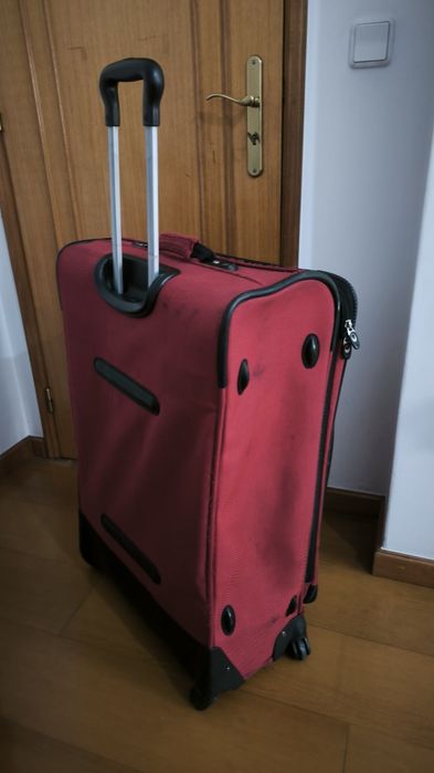 Mala de Viagem Grande American Tourister (Vermelha) - 4 Rodas
