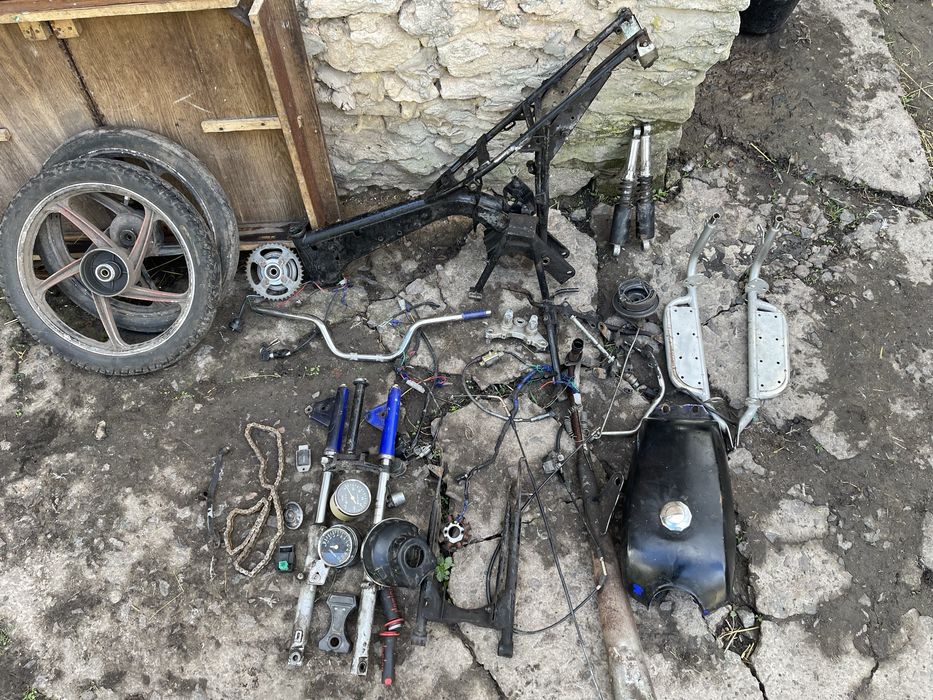 Запчастини на альфу 110 Патріот також є запчастини мотора