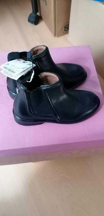 New Unused Girls' Boots