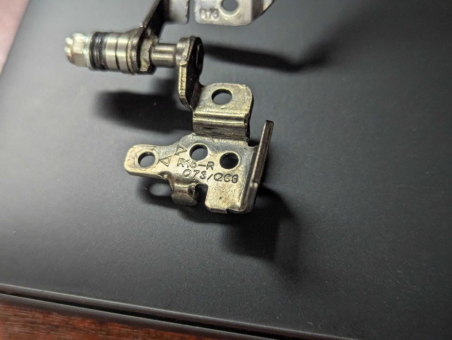 Zawiasy klapy matrycy HP Pavilion G4 G6 G7 + pokrywy zawiasów