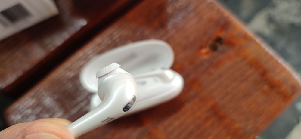 Продам наушники 1MORE ComfoBuds