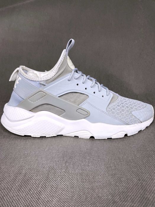 Кросівки NIKE Huarachi 42.5