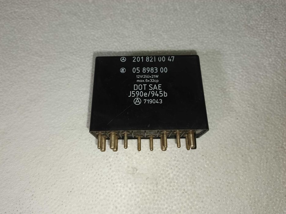 Реле поворотов поворотників 2018210047 Mercedes