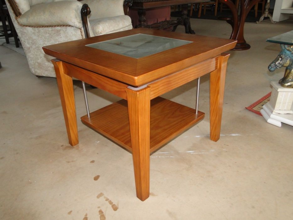 Mesa de centro em madeira maciça - óptimo estado