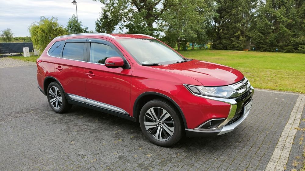 Mitsubishi Outlander 2016 benzyna  2.0 wersja STAR+hak+tablica mały przebieg
