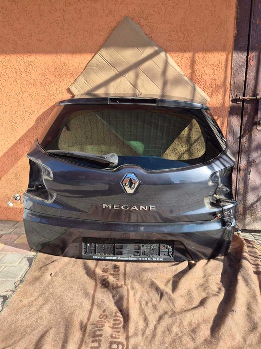 задня кришка багажника на універсал Renault Mégane 3 ляда меган3 універсал  TEB66