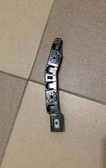 Кріплення крила оригінал кронштейн бампер/крыло направляюча крила