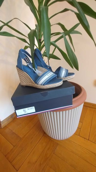Tommy Hilfiger, espadryle damskie 39