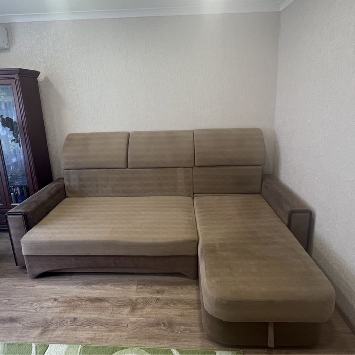 Великий кутовий диван з розкладним кріслом